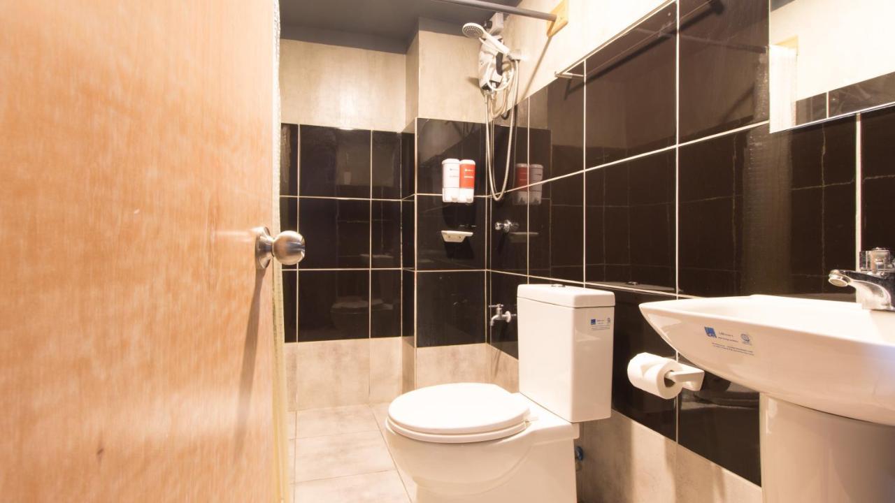 Reddoorz Plus @ Taft North Mandurriao Iloilo City Exterior photo