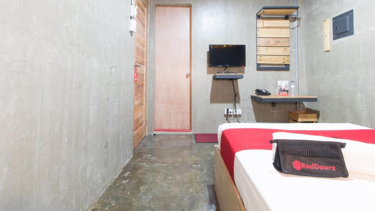 Reddoorz Plus @ Taft North Mandurriao Iloilo City Exterior photo