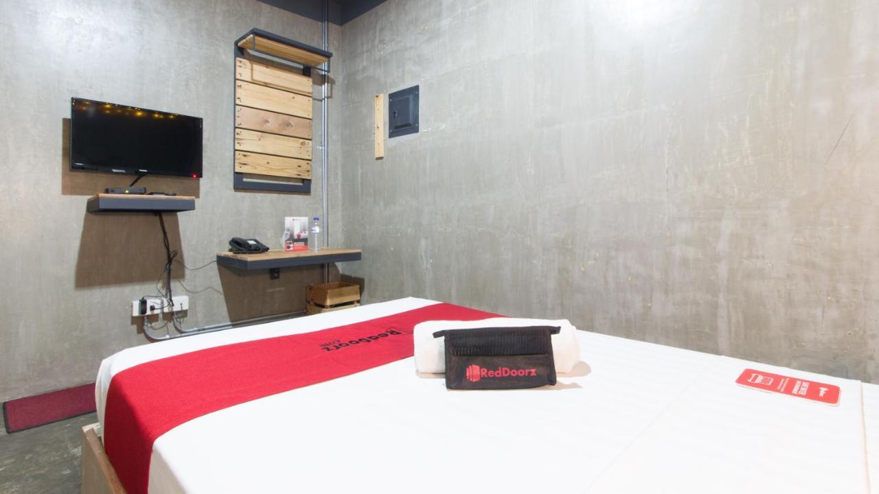 Reddoorz Plus @ Taft North Mandurriao Iloilo City Exterior photo